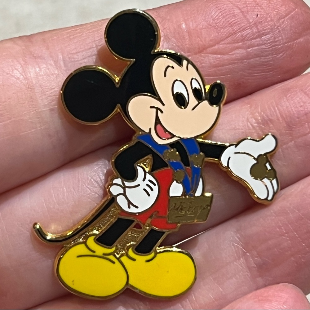 Disney Mickey Mouse Trading Pin